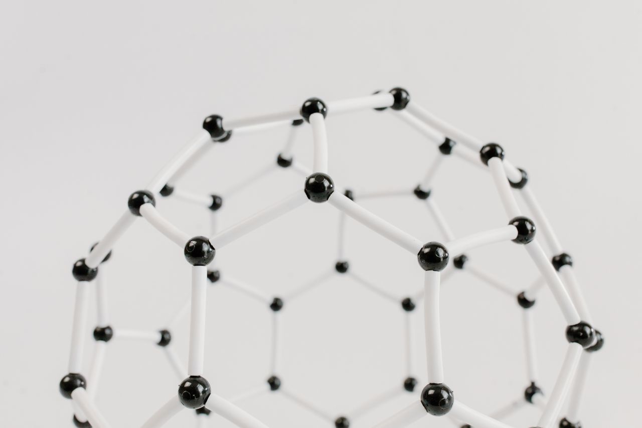 Geometric molecular structure model